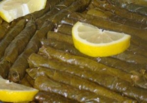 zeytinyağlı yaprak sarmasının kararmaması için ne yapmalı