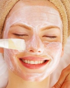 Mayonezi yüzünüze sürün!