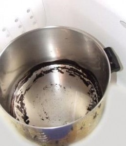 Yanmış çelik tencereler nasıl parlatılır?